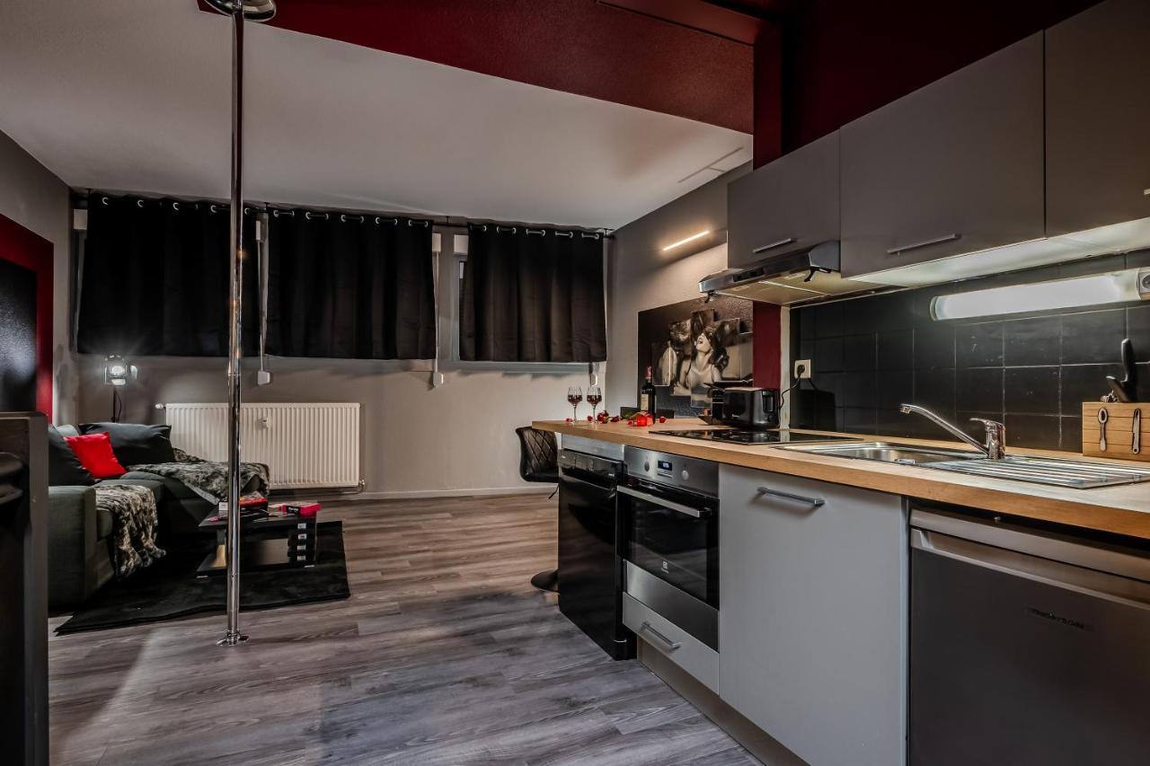Cocon Sensuel - 50 Nuances - Les Cocons De Nath Apartment Montbeliard Luaran gambar