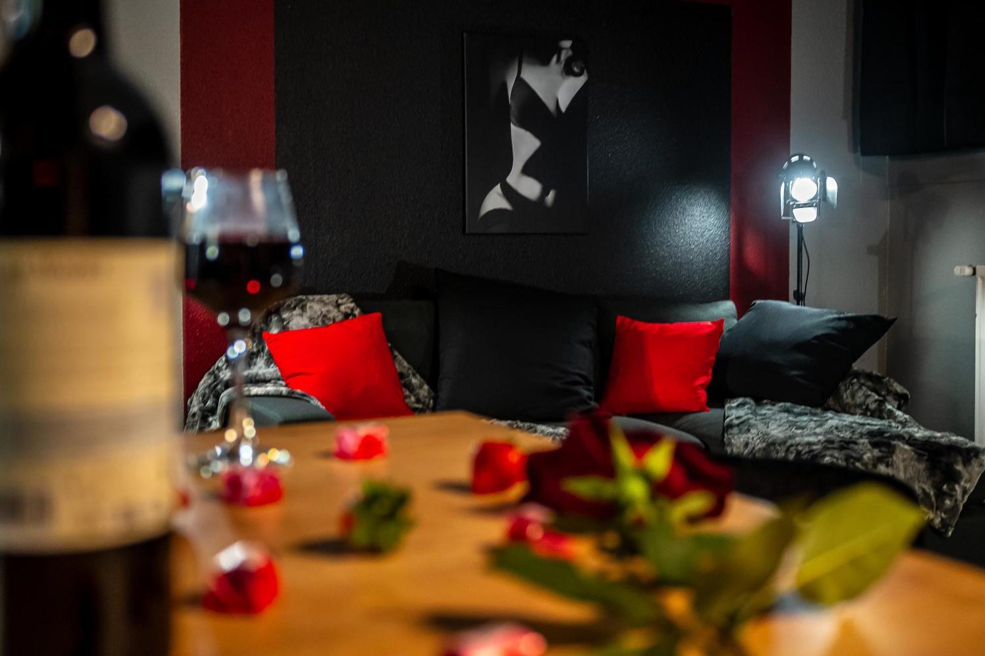 Cocon Sensuel - 50 Nuances - Les Cocons De Nath Apartment Montbeliard Luaran gambar