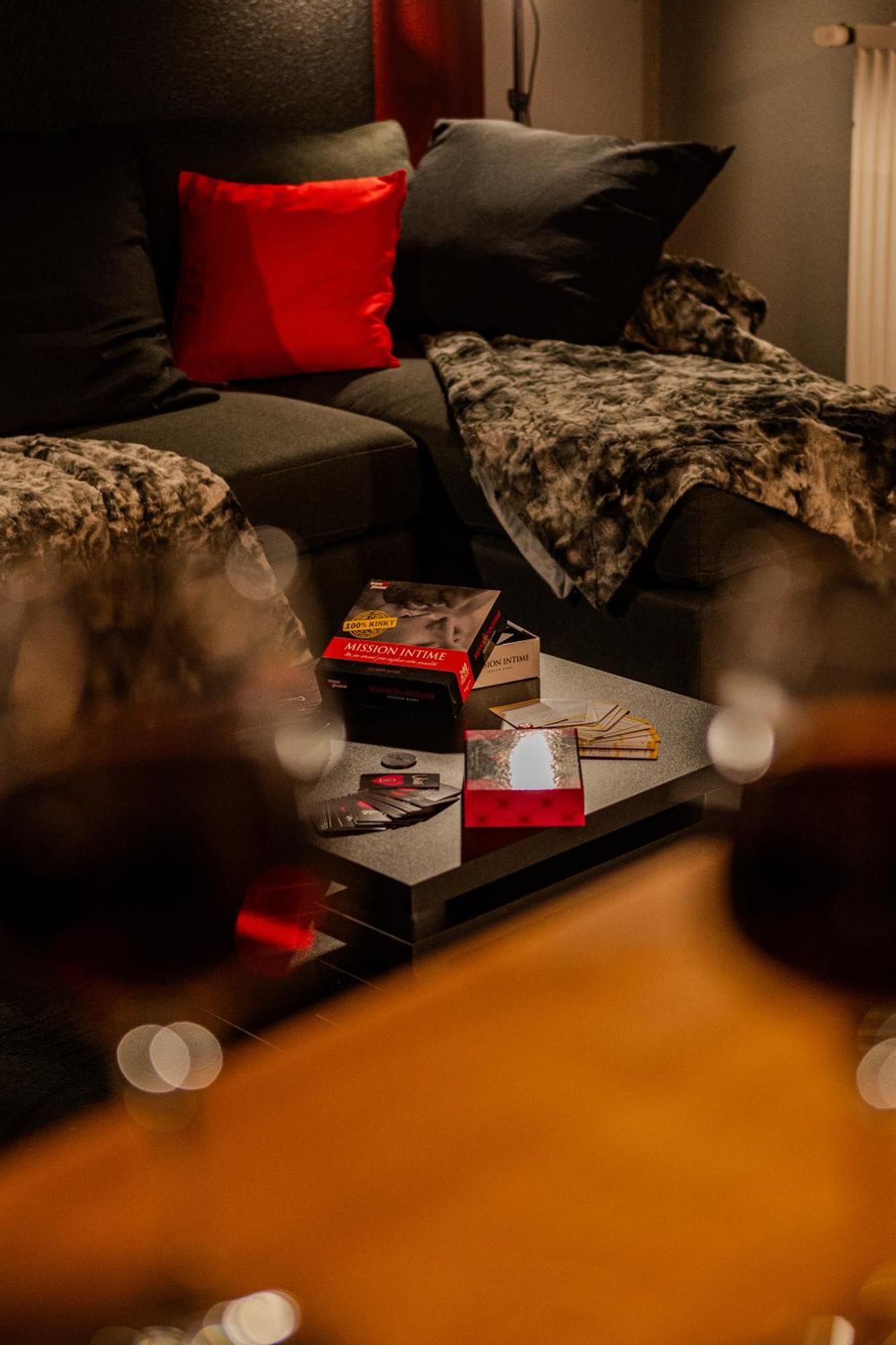 Cocon Sensuel - 50 Nuances - Les Cocons De Nath Apartment Montbeliard Luaran gambar