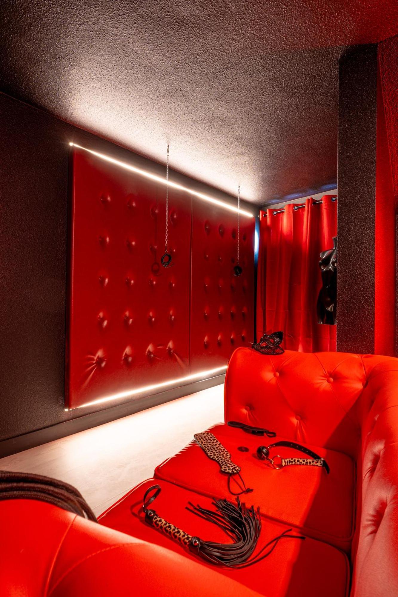 Cocon Sensuel - 50 Nuances - Les Cocons De Nath Apartment Montbeliard Luaran gambar